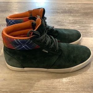 Clarks Sportswear Men’s Tartan Plaid Green Suede Sneakers.